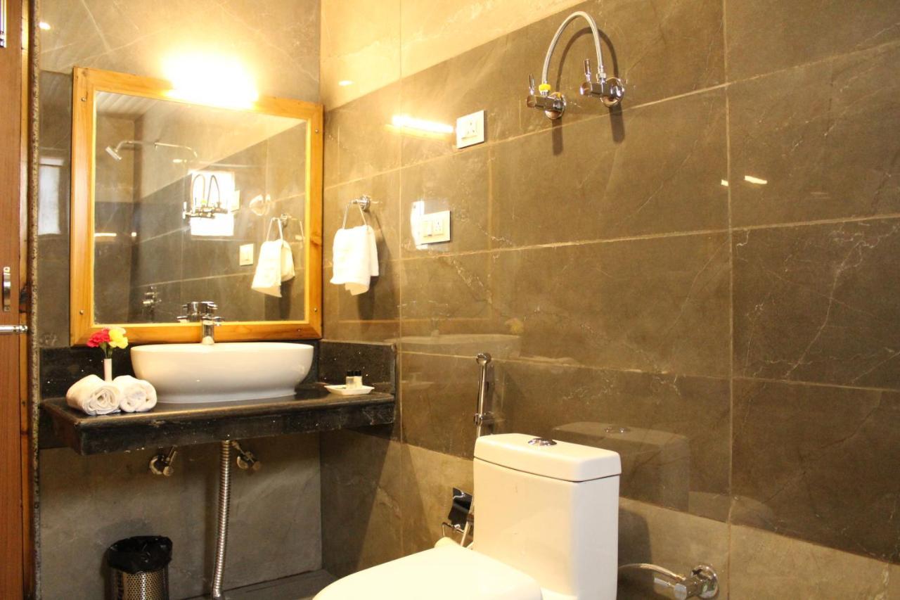 Vaibhav regency Hotell Manāli Eksteriør bilde