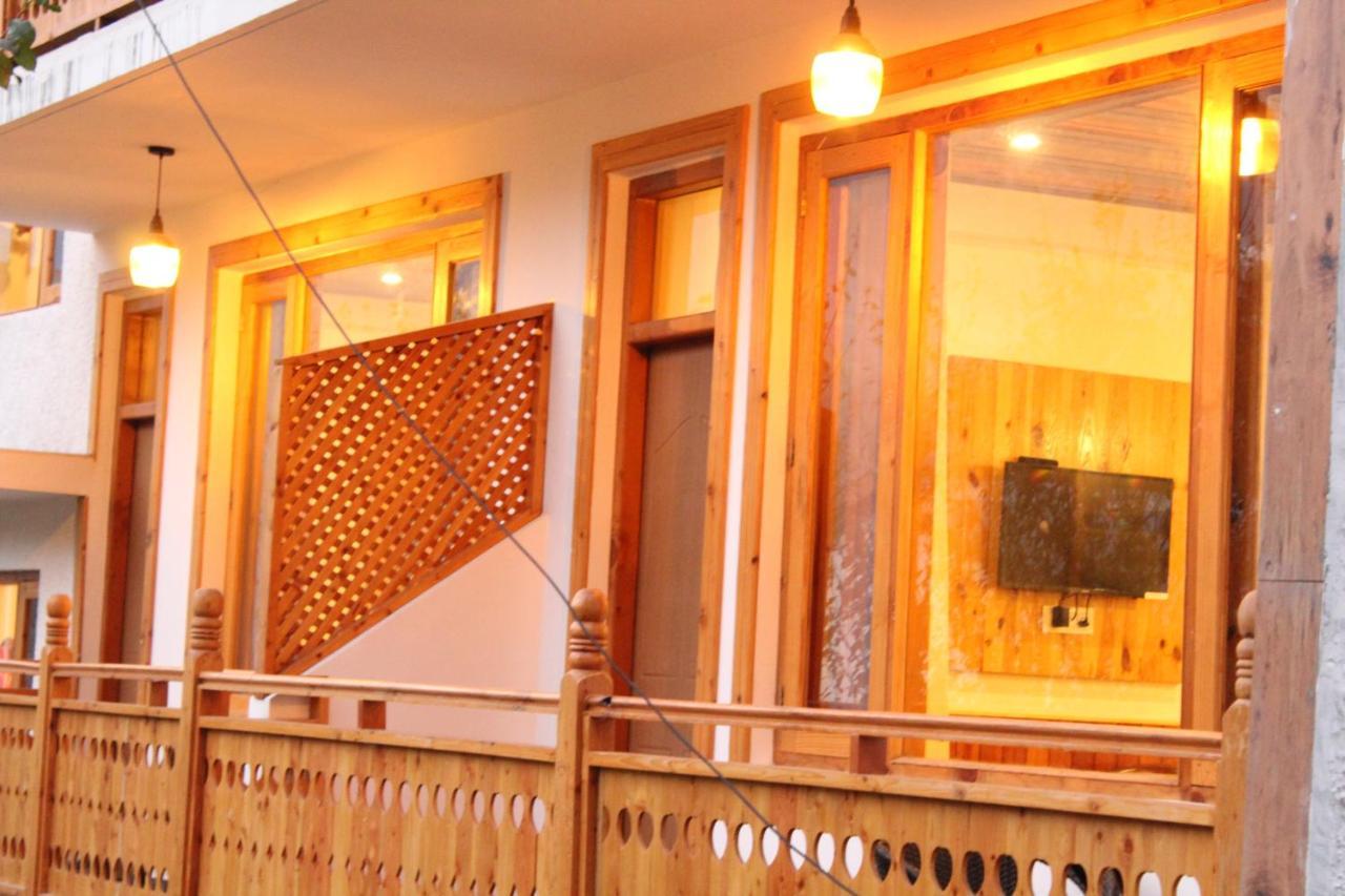 Vaibhav regency Hotell Manāli Eksteriør bilde