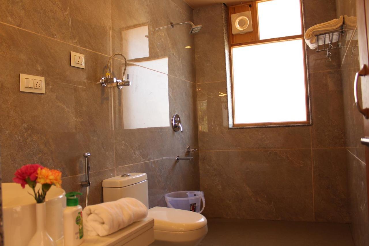 Vaibhav regency Hotell Manāli Eksteriør bilde
