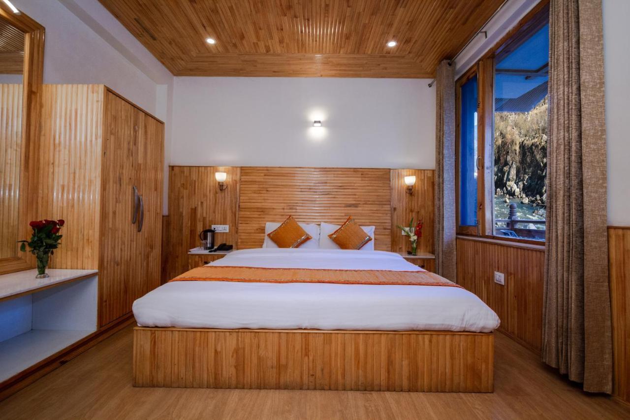 Vaibhav regency Hotell Manāli Eksteriør bilde