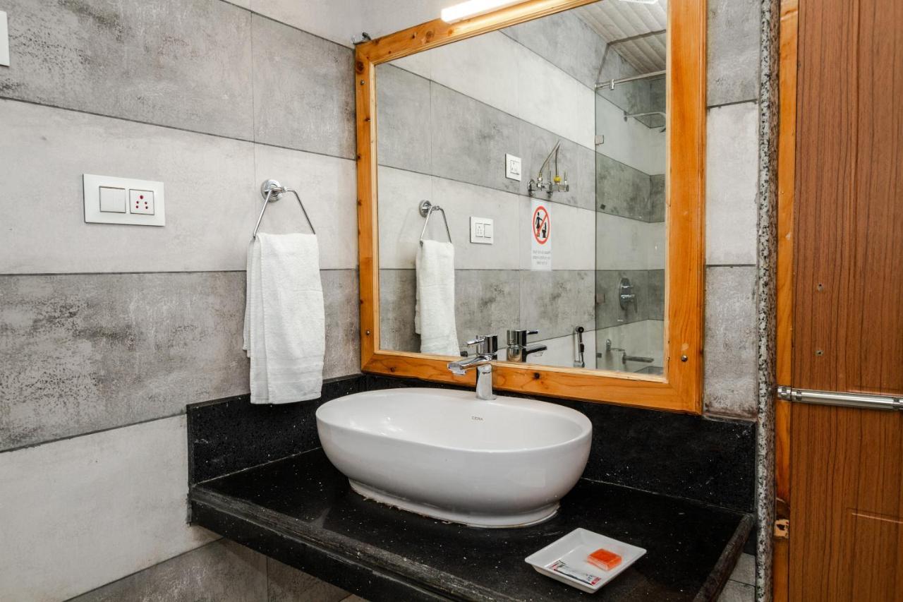 Vaibhav regency Hotell Manāli Eksteriør bilde