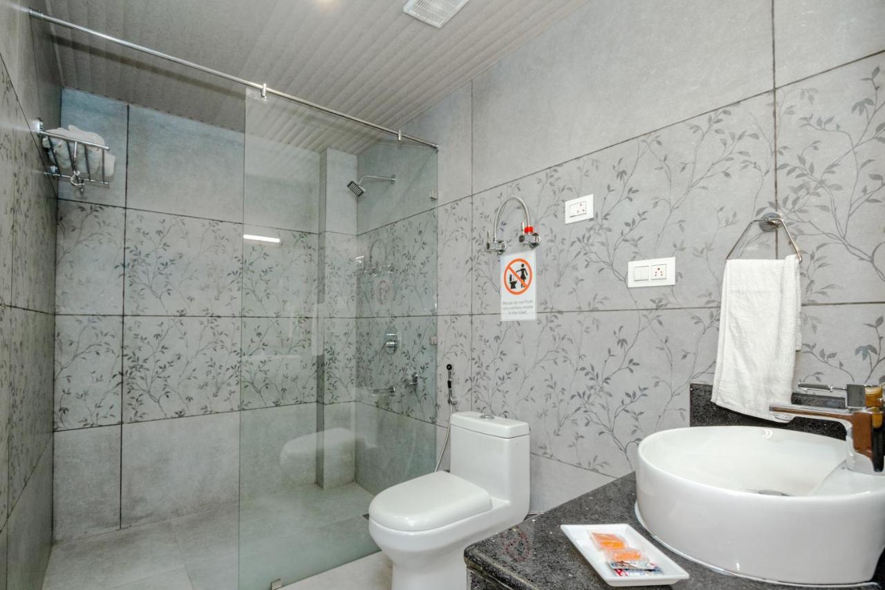 Vaibhav regency Hotell Manāli Eksteriør bilde