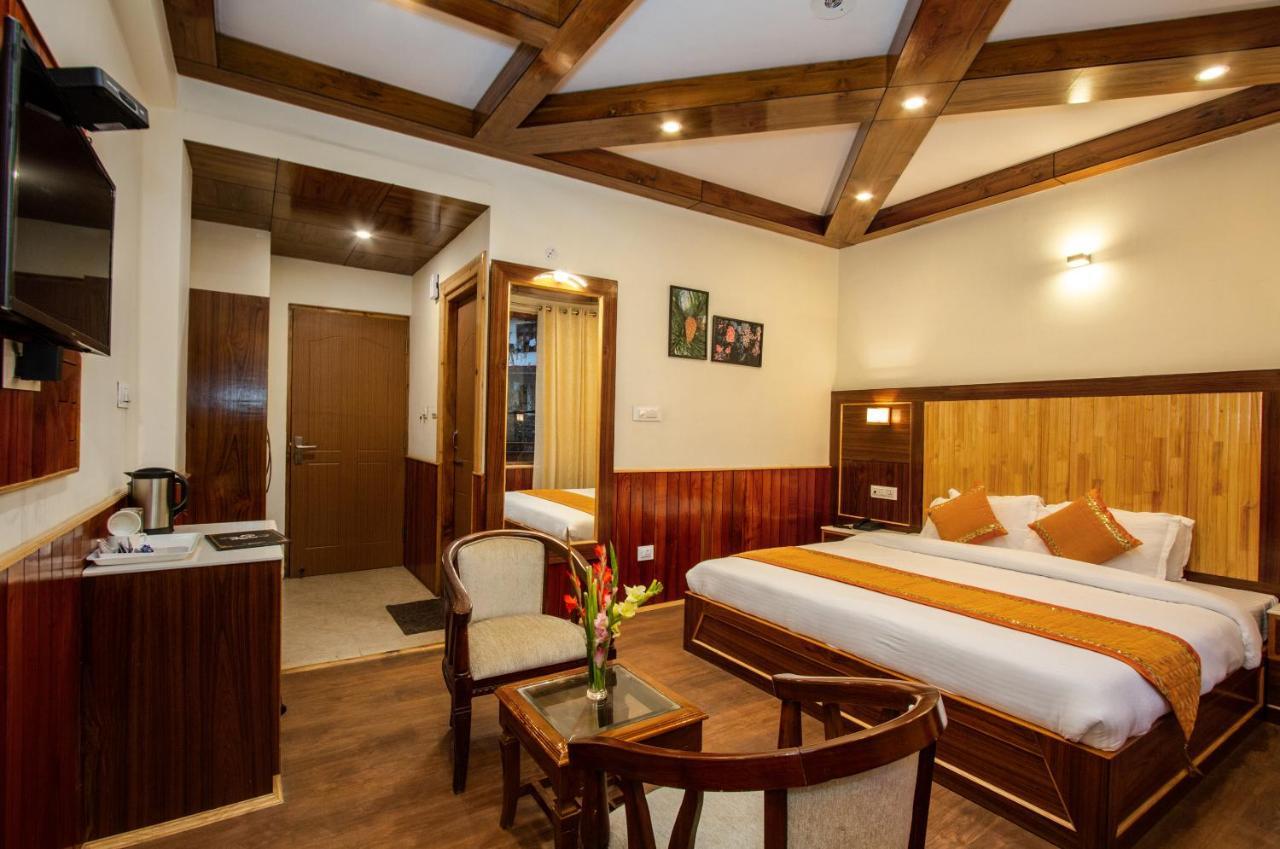 Vaibhav regency Hotell Manāli Eksteriør bilde
